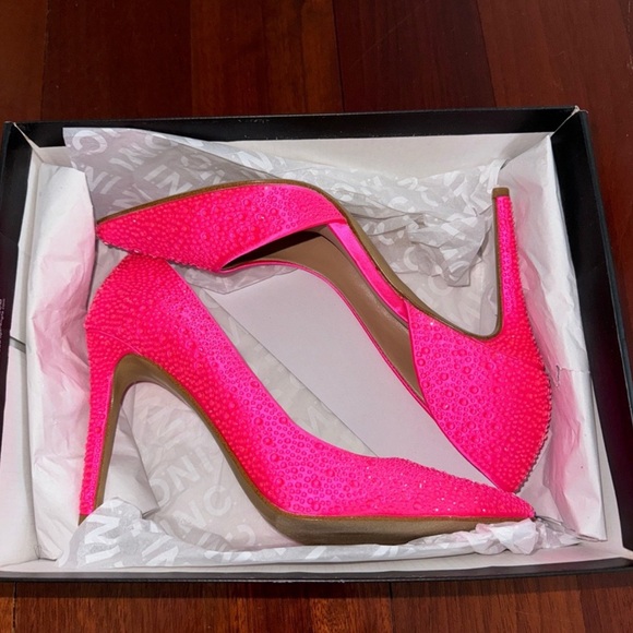 INC bal - Picture 4 of 4